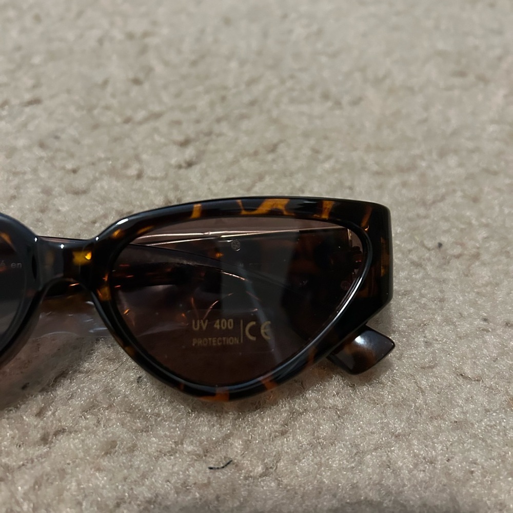 Cute sunglasses - Picture 5 of 5